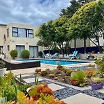 Atlantic Bay Lodge